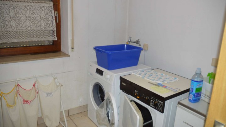 Top gepflegtes 3-Familienhaus mit Fernsicht-Garten-Terrasse & Sauna