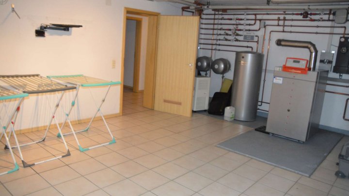 Top gepflegtes 3-Familienhaus mit Fernsicht-Garten-Terrasse & Sauna