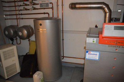 Heizung und Warmwasser Boiler