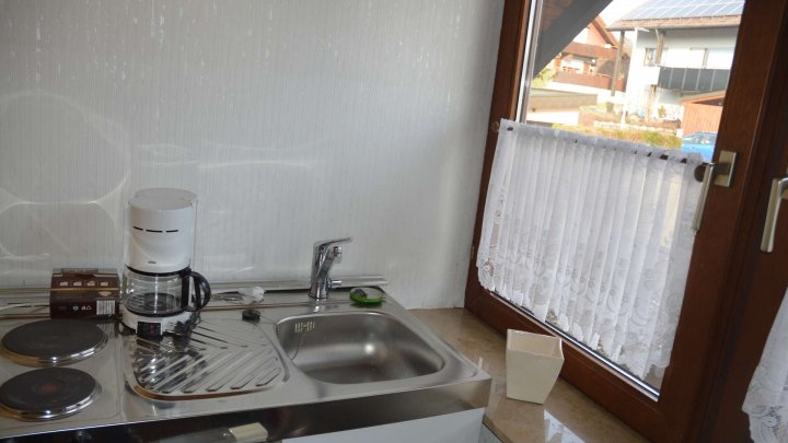 Top gepflegtes 3-Familienhaus mit Fernsicht-Garten-Terrasse & Sauna