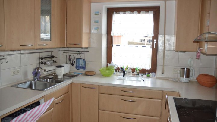 Top gepflegtes 3-Familienhaus mit Fernsicht-Garten-Terrasse & Sauna