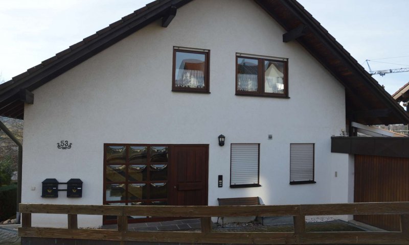 Top gepflegtes 3-Familienhaus mit Fernsicht-Garten-Terrasse & Sauna