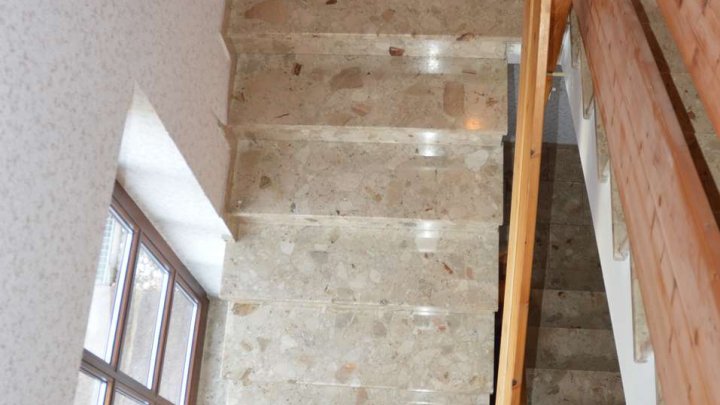 Top gepflegtes 3-Familienhaus mit Fernsicht-Garten-Terrasse & Sauna