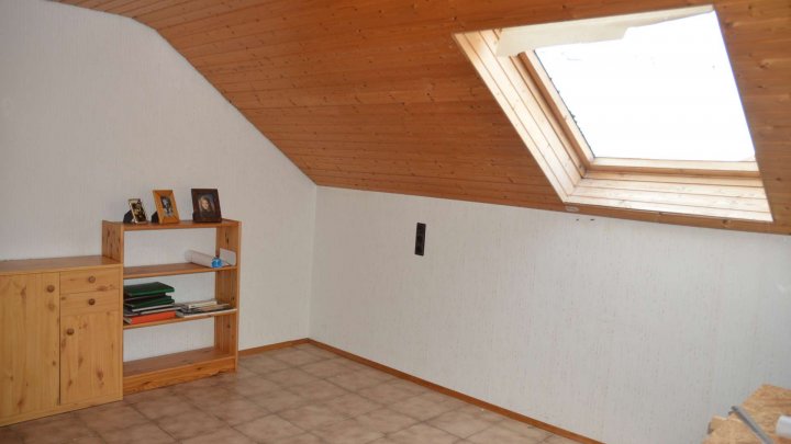 Top gepflegtes 3-Familienhaus mit Fernsicht-Garten-Terrasse & Sauna