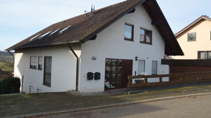 Top gepflegtes 3-Familienhaus mit Fernsicht-Garten-Terrasse & Sauna
