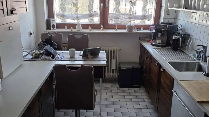 Attraktives Zweifamilienhaus mit großem Grundstück, PV-Anlage & Ausbaupotenzial in ruhiger Lage