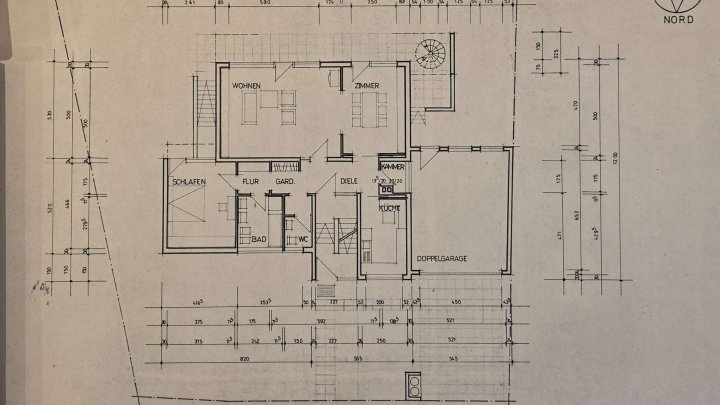 Attraktives Zweifamilienhaus mit großem Grundstück, PV-Anlage & Ausbaupotenzial in ruhiger Lage