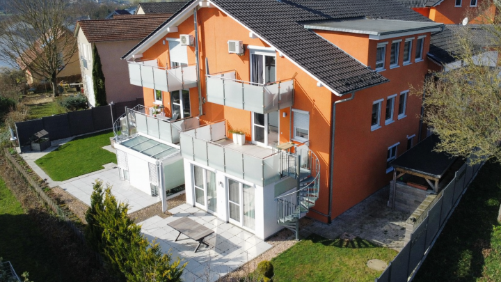 Moderne Maisonettewohnung fast so groß wie ein Haus mit Garten, großer Terrasse & Balkon