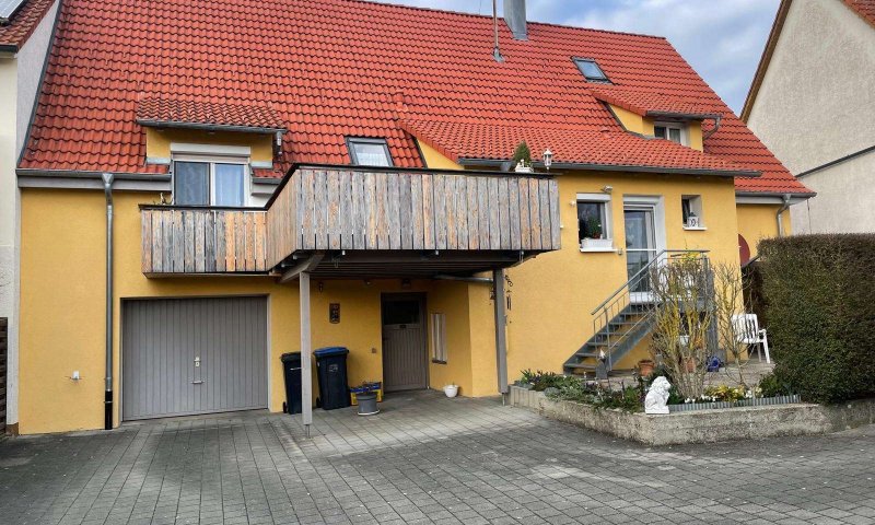 Tolles Einfamilienhaus mit Scheune, Garage und Balkon