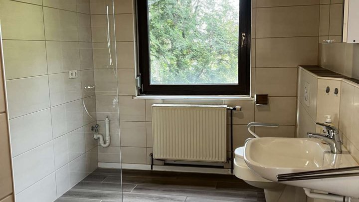 Sanierungsobjekt: Einfamilienhaus mit Garten in Niebelsbach