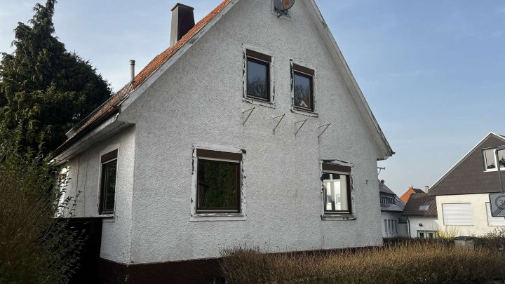 Sanierungsobjekt: Einfamilienhaus mit Garten in Niebelsbach