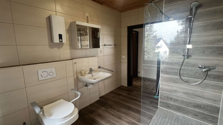 Sanierungsobjekt: Einfamilienhaus mit Garten in Niebelsbach