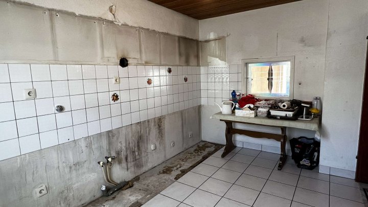 Charmantes freistehendes Einfamilien-Haus mit Einliegerwohnung und fantastischer Aussicht!!