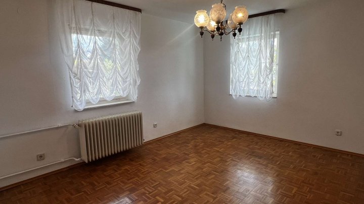 Charmantes freistehendes Einfamilien-Haus mit Einliegerwohnung und fantastischer Aussicht!!