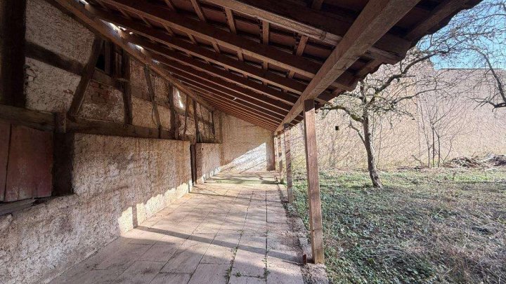 Sanierungsobjekt mit Scheune & großem Garten in zentraler Lage zu verkaufen