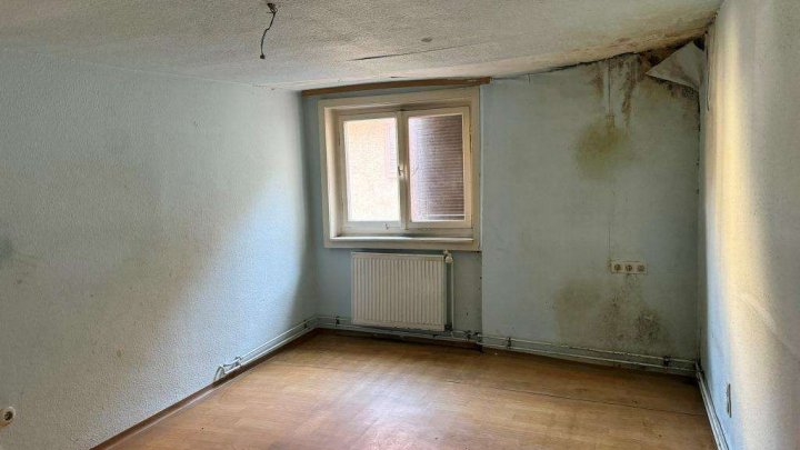 Sanierungsobjekt mit Scheune & großem Garten in zentraler Lage zu verkaufen