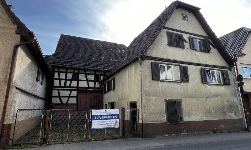 Sanierungsobjekt mit Scheune & großem Garten in zentraler Lage zu verkaufen