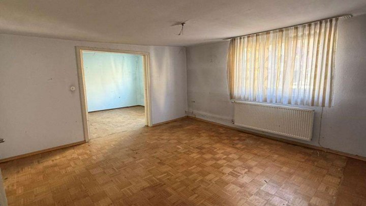 Sanierungsobjekt mit Scheune & großem Garten in zentraler Lage zu verkaufen