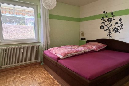 Schlafzimmer 1