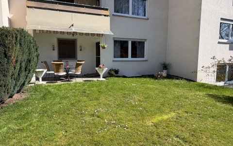 Terrasse mit Garten