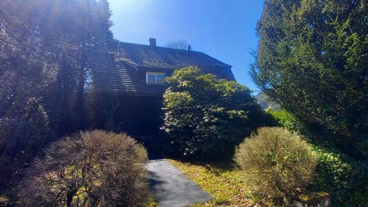 Historisches Juwel auf großem Grund in bester Lage