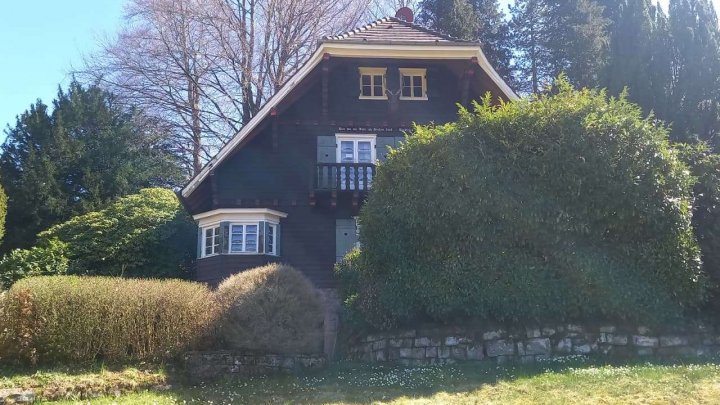 Historisches Juwel auf großem Grund in bester Lage