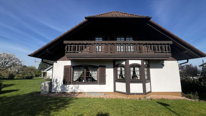 Individuelles Landhaus in Traumlage