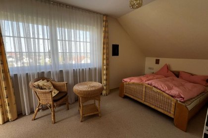 Kinder- oder Gästezimmer mit Bad OG