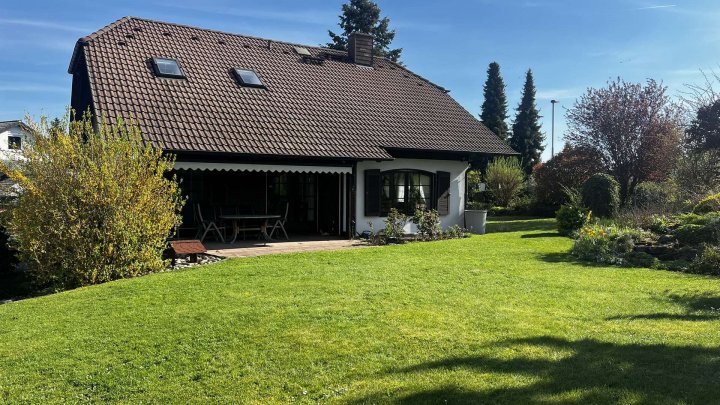 Individuelles Landhaus in Traumlage