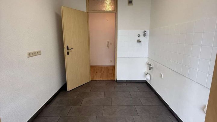 Schöne neu renovierte 3 Zimmer Eigentumswohnung