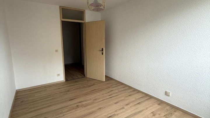 Schöne neu renovierte 3 Zimmer Eigentumswohnung
