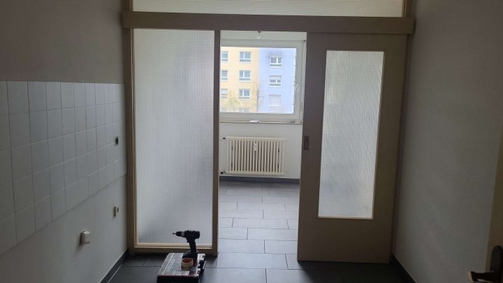 Schöne neu renovierte 3 Zimmer Eigentumswohnung